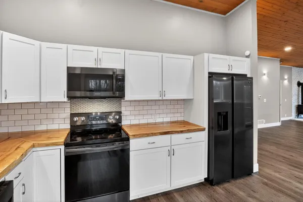 $379,900 | 7946 Wright Road, Niles, MI 49120
