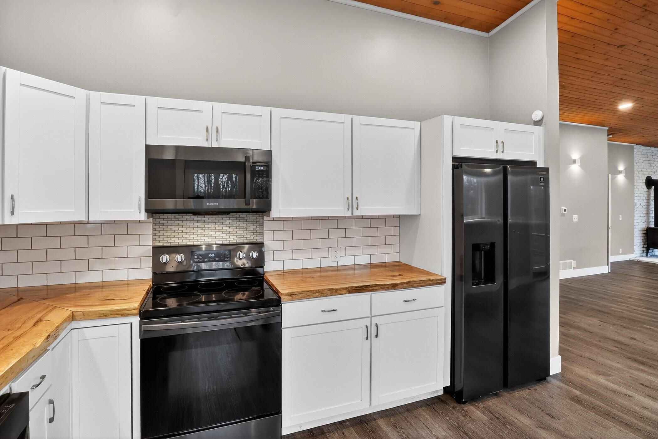 7946 Wright Road Niles, MI 49120 - Photo 19 of 47 7946 Wright Rd Niles-Windowstill 22