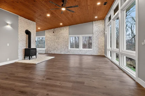 $379,900 | 7946 Wright Road, Niles, MI 49120