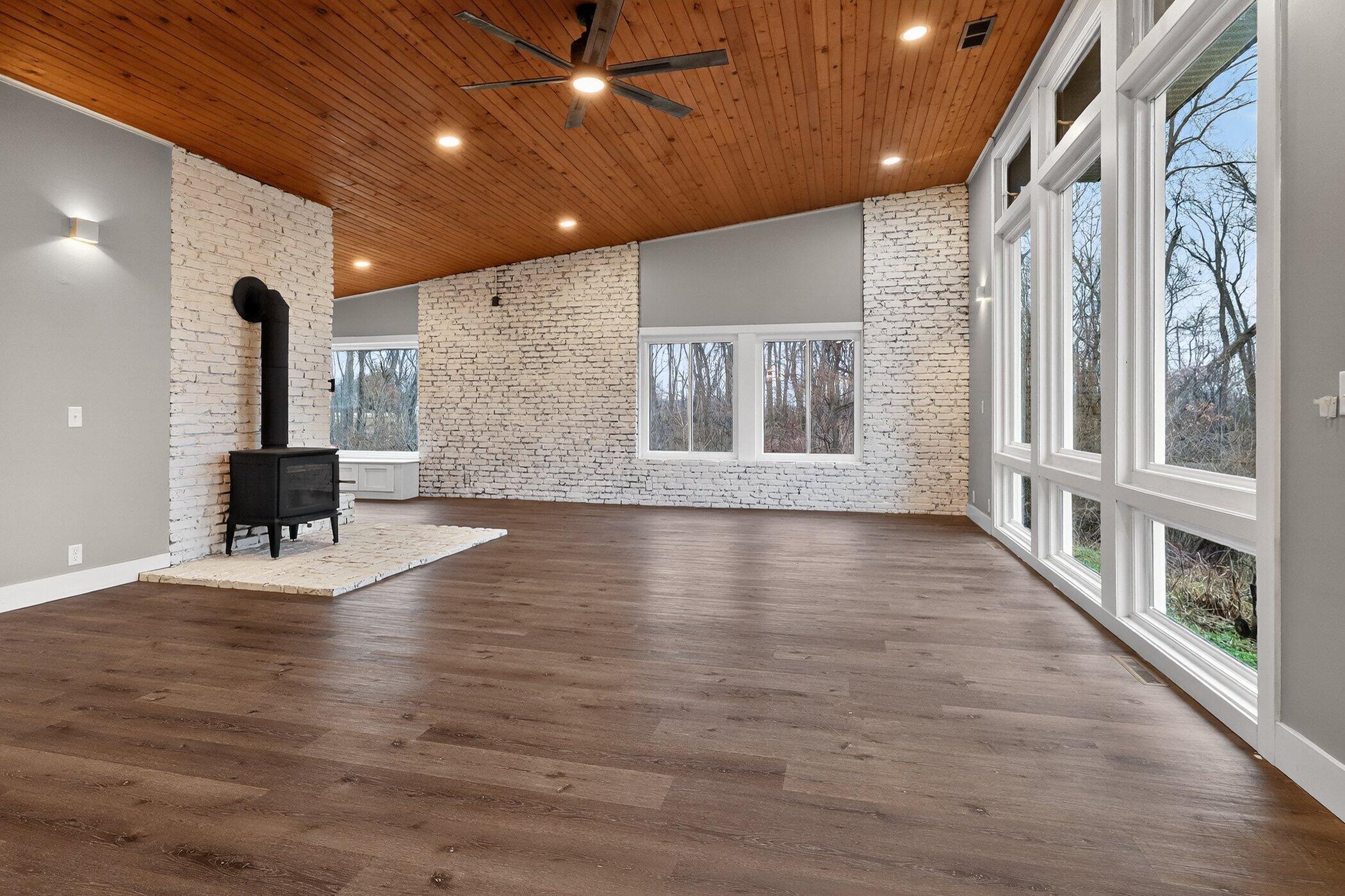 7946 Wright Road Niles, MI 49120 - Photo 6 of 47 7946 Wright Rd Niles-Windowstill 7