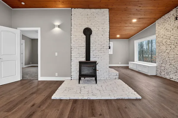 $379,900 | 7946 Wright Road, Niles, MI 49120