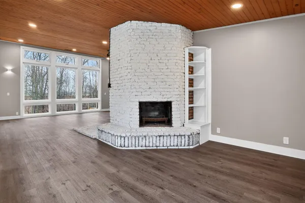 $379,900 | 7946 Wright Road, Niles, MI 49120