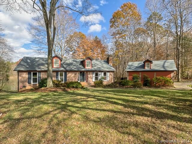 8212 Tuckalake Road Charlotte, NC 28215 - Photo 1 of 20 Gallery Image 1