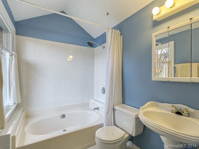 8212 Tuckalake Road Charlotte, NC 28215 - Photo 11 of 20 Gallery Image 11