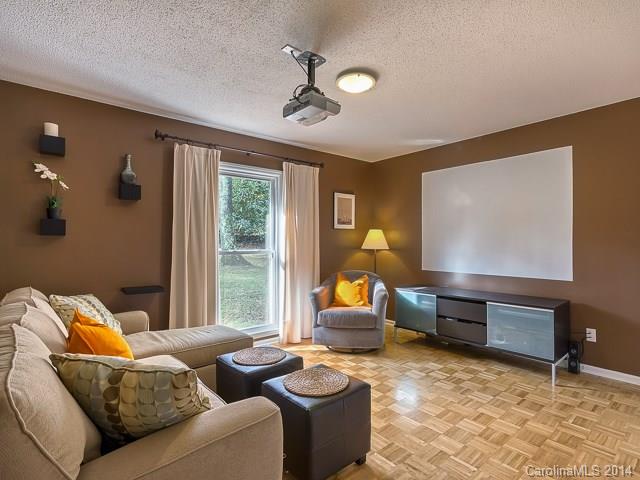 8212 Tuckalake Road Charlotte, NC 28215 - Photo 13 of 20 Gallery Image 13