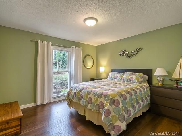 8212 Tuckalake Road Charlotte, NC 28215 - Photo 14 of 20 Gallery Image 14