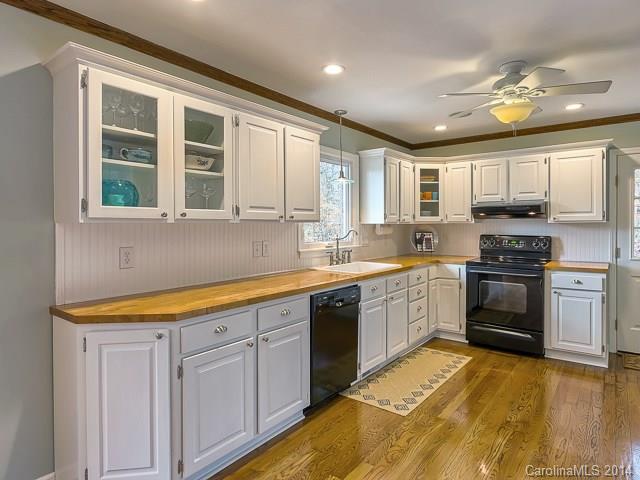 8212 Tuckalake Road Charlotte, NC 28215 - Photo 7 of 20 Gallery Image 7
