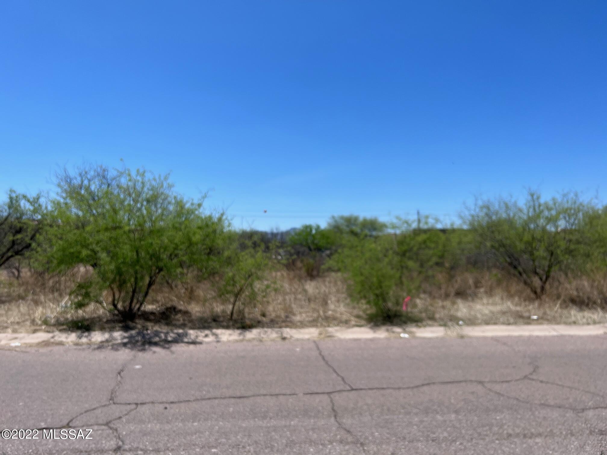 1166 Circulo Mercado, Unit 27 Rio Rico, AZ 85648 - Photo 1 of 6