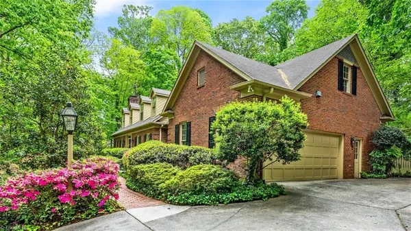 $910,000 | 5511 Wallace Drive, Greensboro, NC 27407