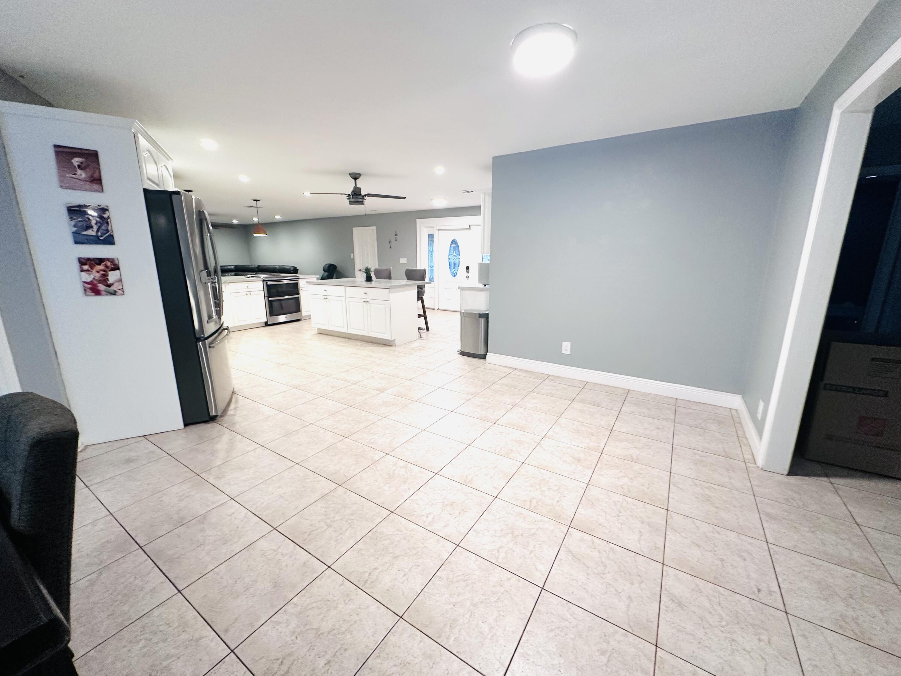 4540 Mathis Street Lake Worth, FL 33461 - Photo 14 of 40 IMG_8871