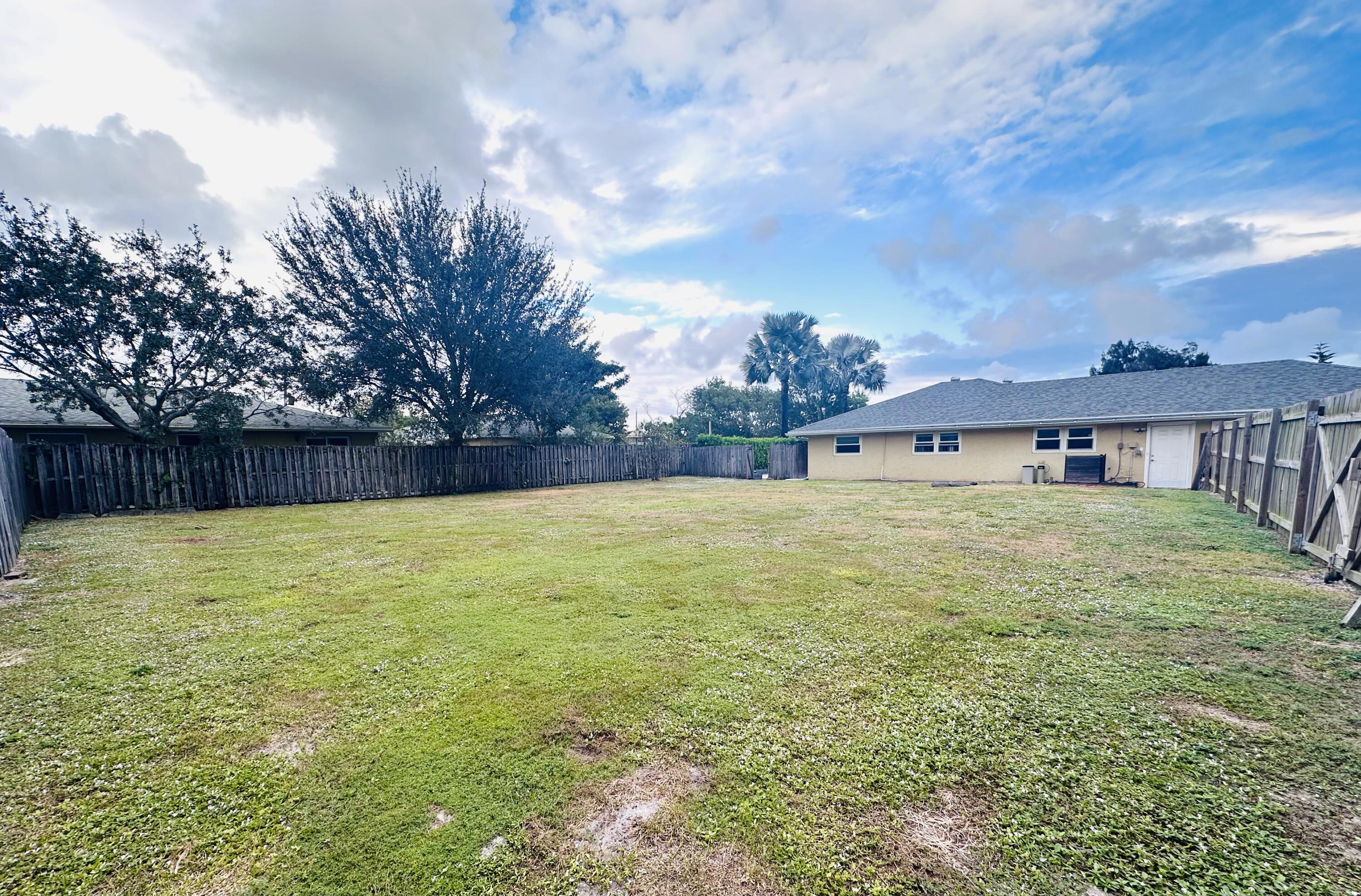 4540 Mathis Street Lake Worth, FL 33461 - Photo 34 of 40 IMG_8841