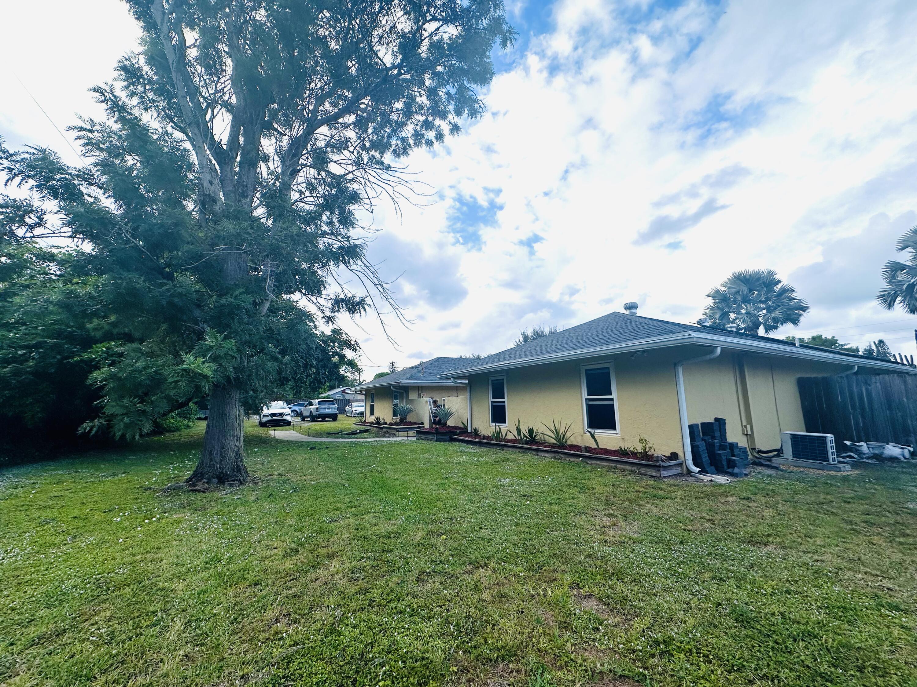 4540 Mathis Street Lake Worth, FL 33461 - Photo 35 of 40 IMG_8820