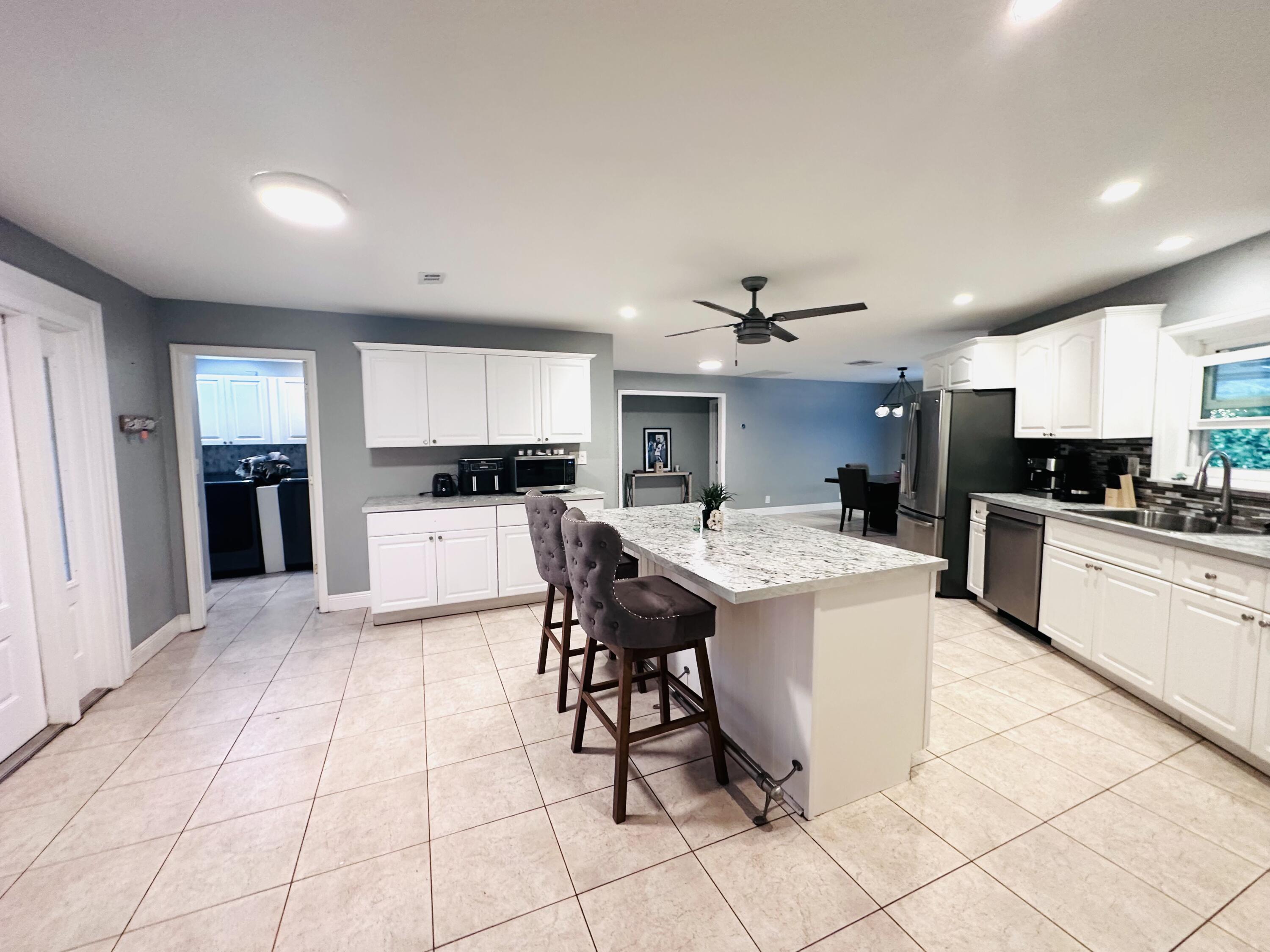 4540 Mathis Street Lake Worth, FL 33461 - Photo 7 of 40 IMG_8859