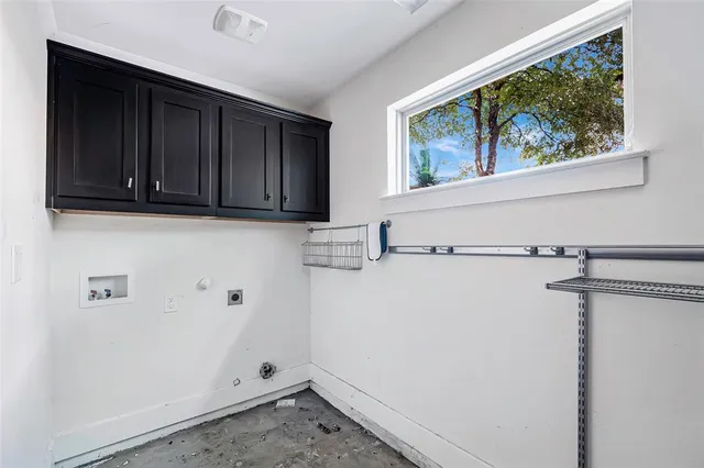 a view of utility room