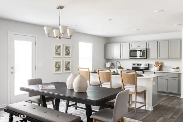 $356,060 | 623 South Squires Run Lane, Richlands, NC 28574