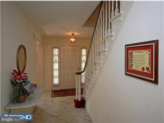 611 Wayfield Road Wynnewood, PA 19096 - Photo 2 of 12 Foyer