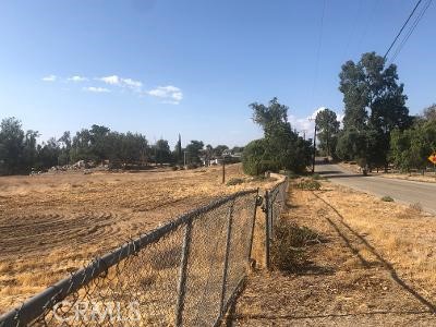 27475 Cornell Street Hemet, CA 92544 - Photo 18 of 19 a view of swimming pool and lake