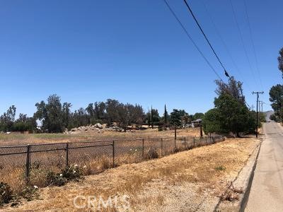 27475 Cornell Street Hemet, CA 92544 - Photo 4 of 19 a view of lake and mountain