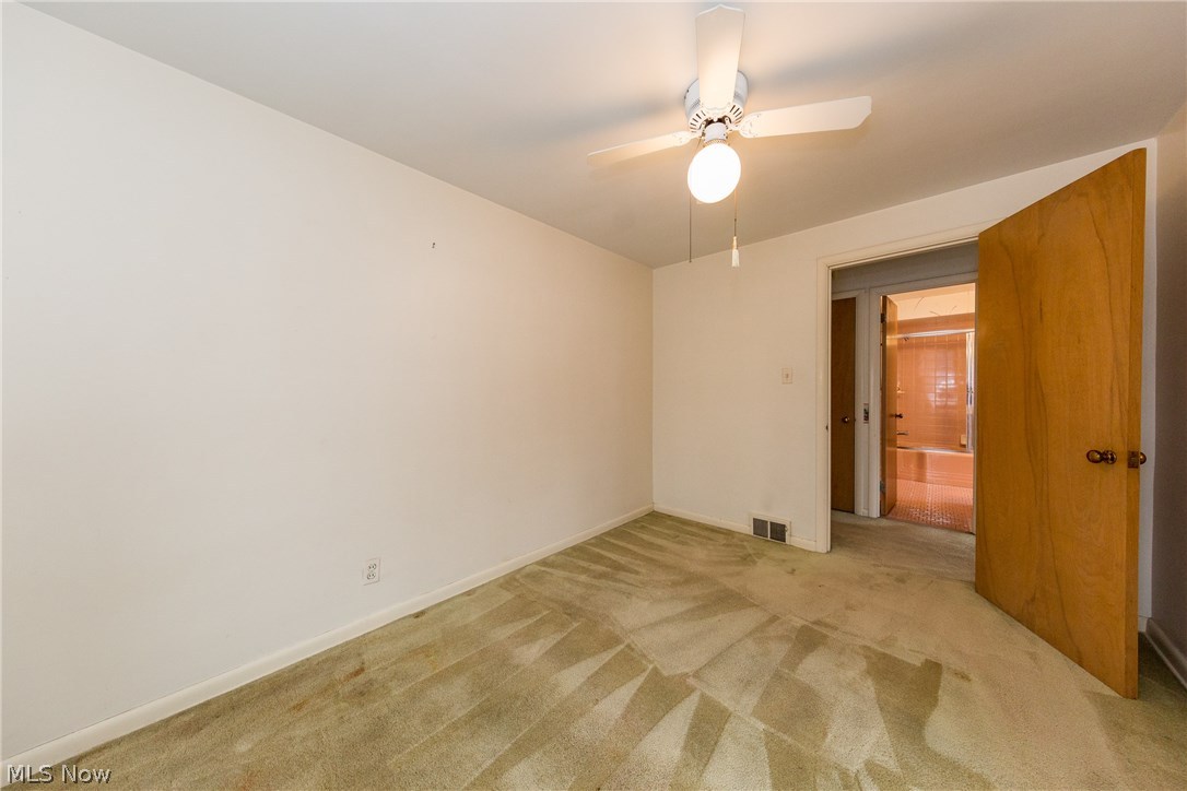 2267 Edgerton Road Cleveland, OH 44118 - Photo 18 of 33