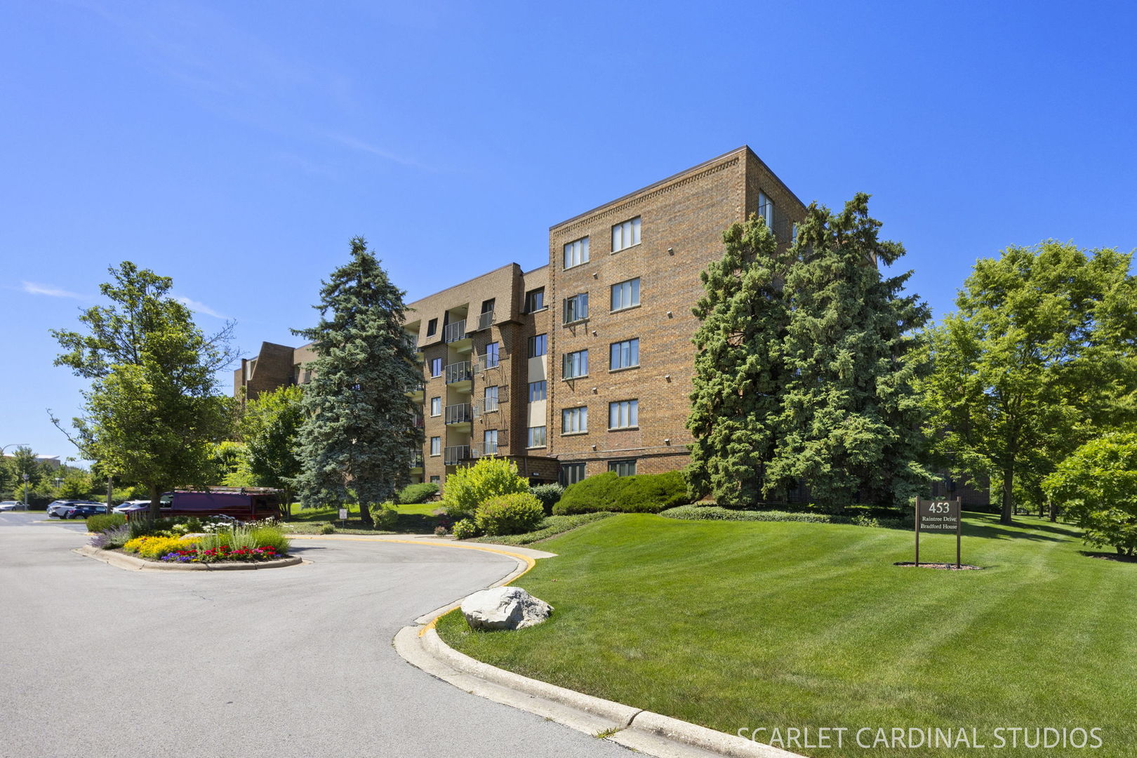 453 Raintree Drive, Unit 4D Glen Ellyn, IL 60137 - Photo 1 of 22
