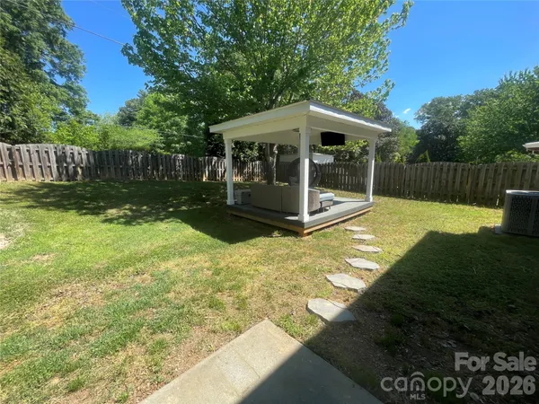 $469,900 | 5602 Falkland Lane, Matthews, NC 28104