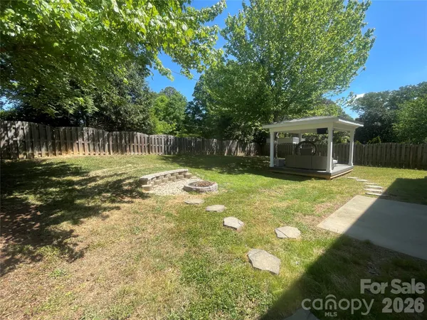 $469,900 | 5602 Falkland Lane, Matthews, NC 28104
