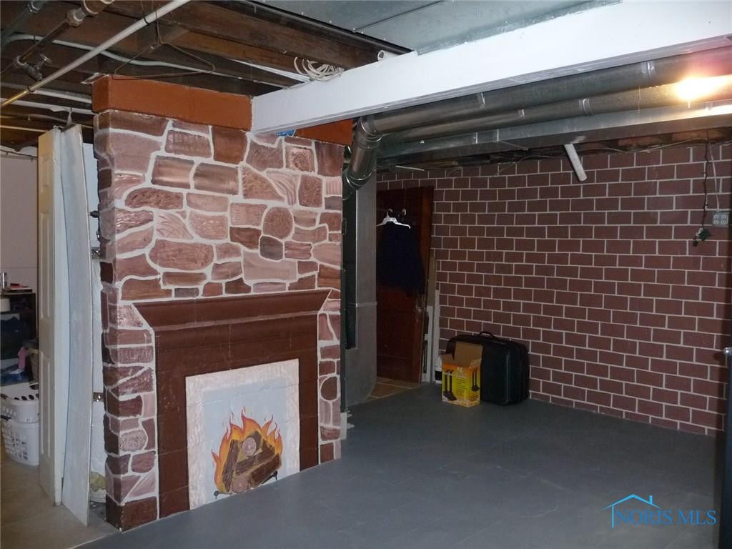 2054 Mansfield Road Toledo, OH 43613 - Photo 11 of 15 Gallery Image 11