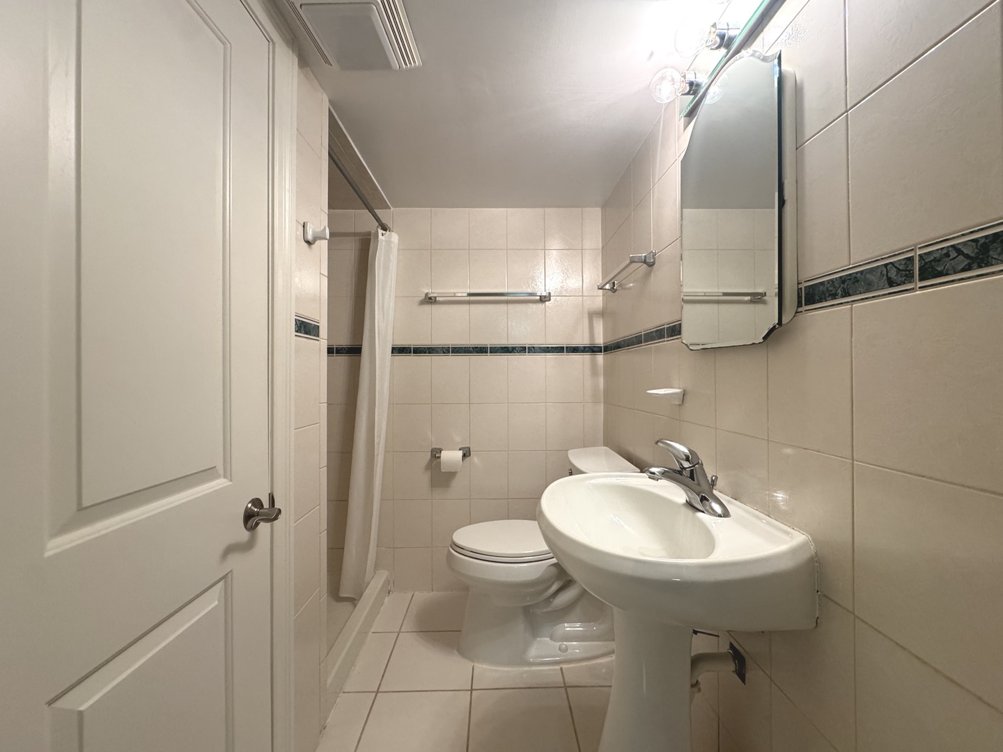 410 Circlegate Road, Unit 410 New Lenox, IL 60451 - Photo 19 of 24