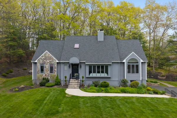 $899,000 | 109 Flint Farm Road, Middleton, MA 01949
