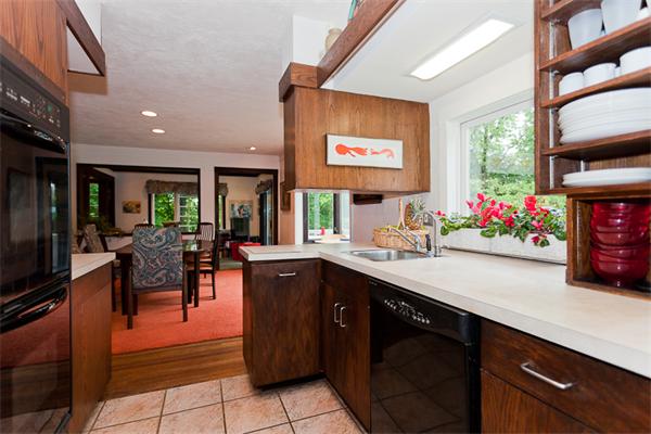 41 Dorset Road Newton, MA 02468 - Photo 10 of 22 Gallery Image 10
