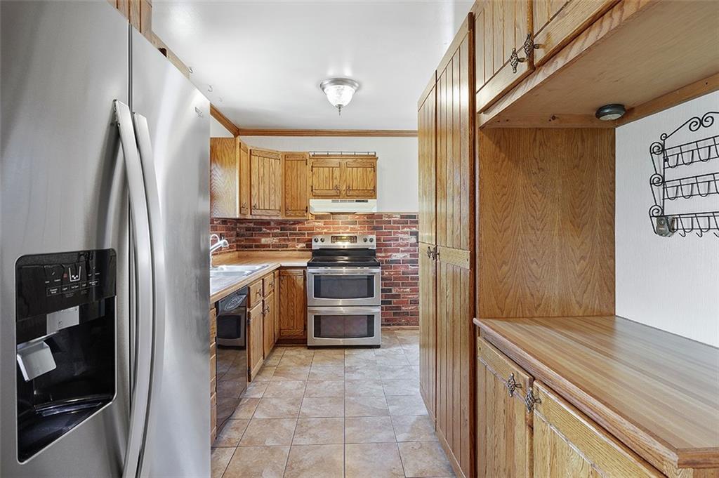 1008 West Lancaster Road Harmony, PA 16037 - Photo 8 of 14 Gallery Image 8