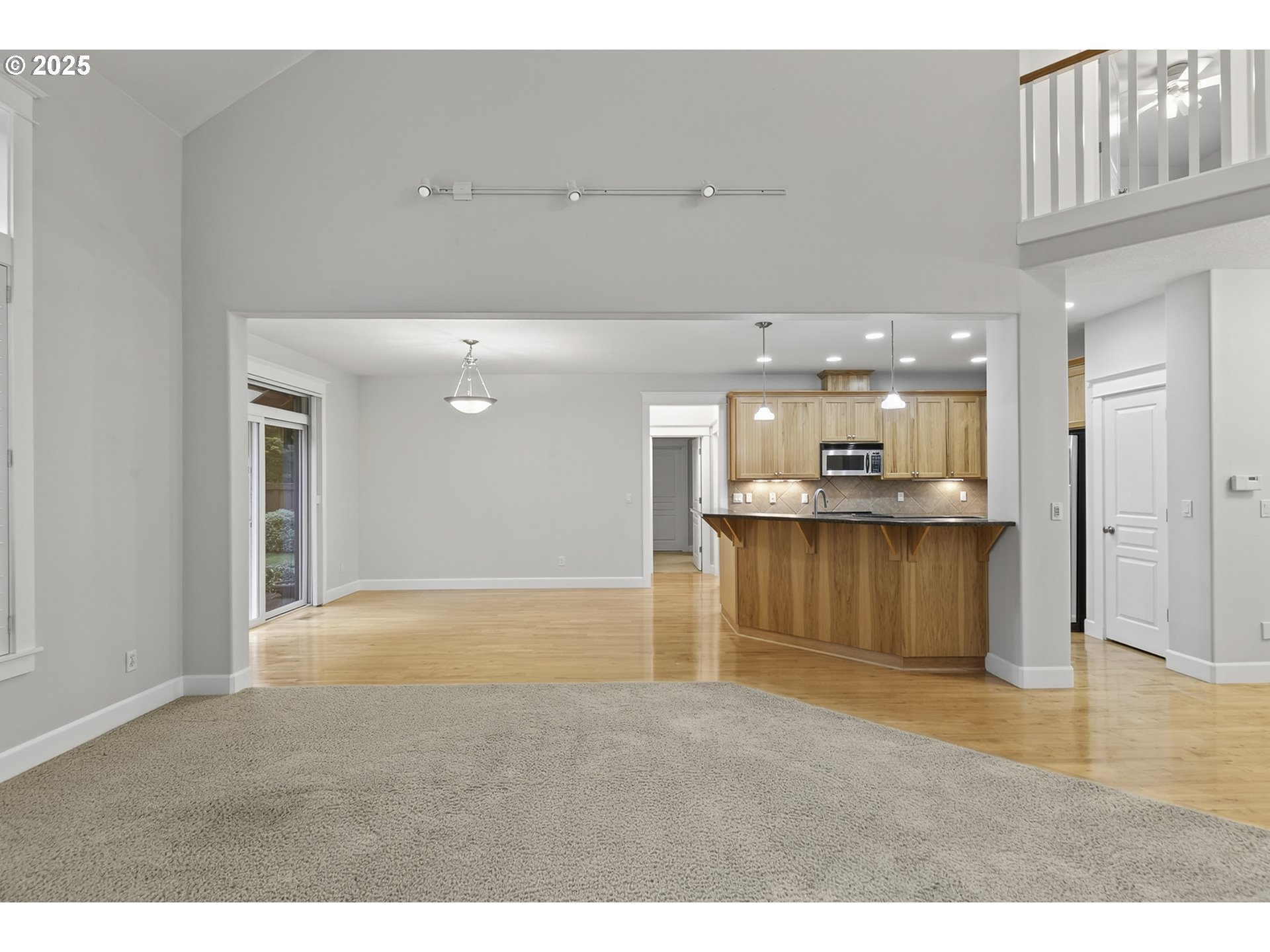 10727 Southwest Nelson Street Tualatin, OR 97062 - Photo 25 of 41 Great Room