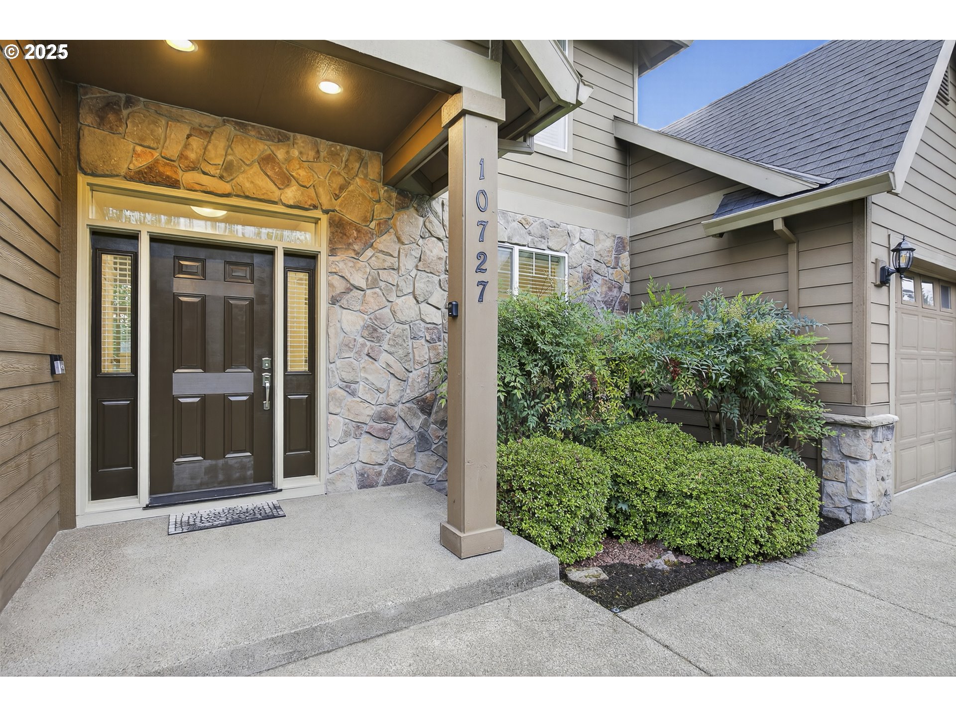 10727 Southwest Nelson Street Tualatin, OR 97062 - Photo 3 of 41 Entrance/Foyer