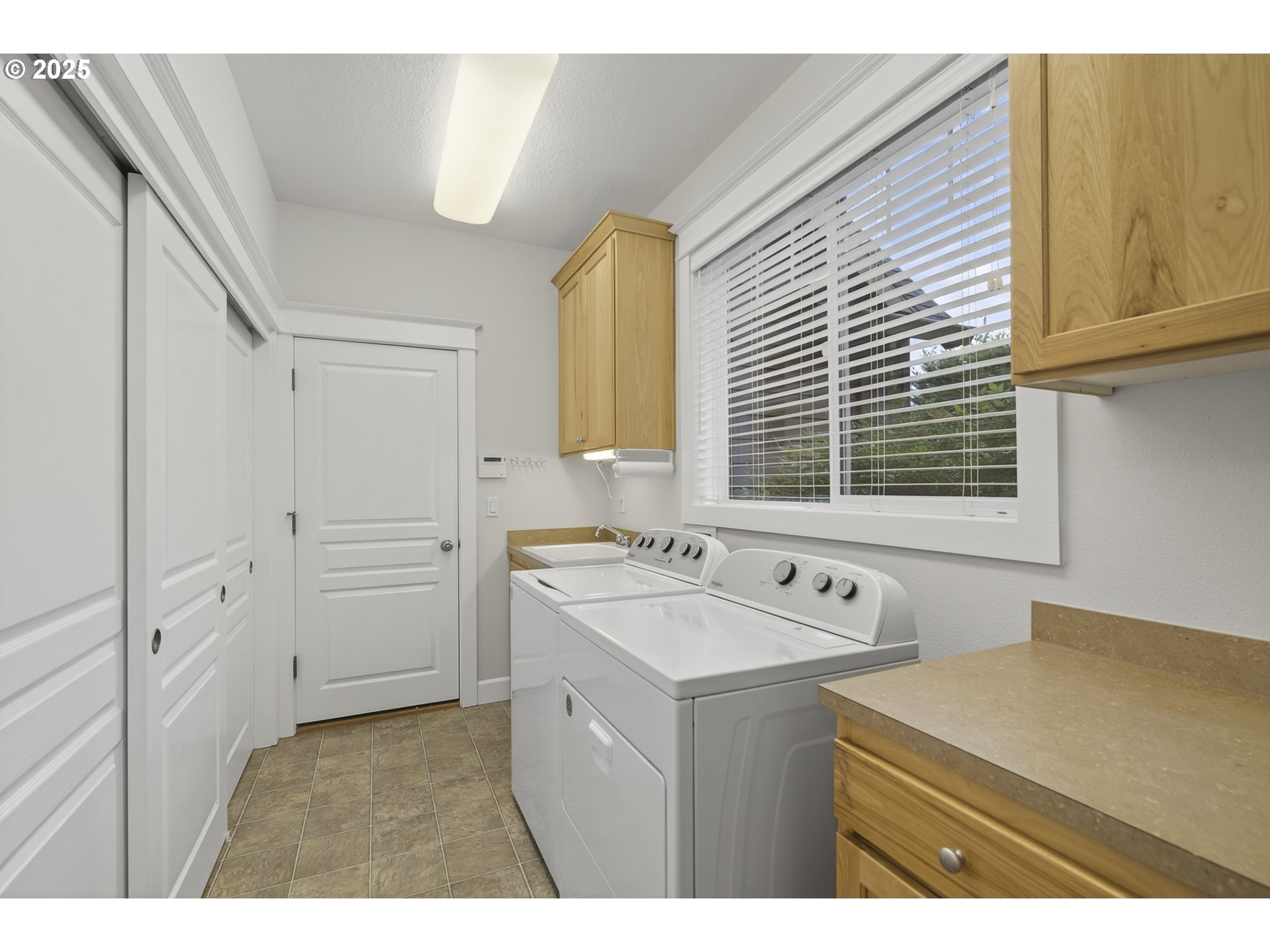 10727 Southwest Nelson Street Tualatin, OR 97062 - Photo 36 of 41 Laundry