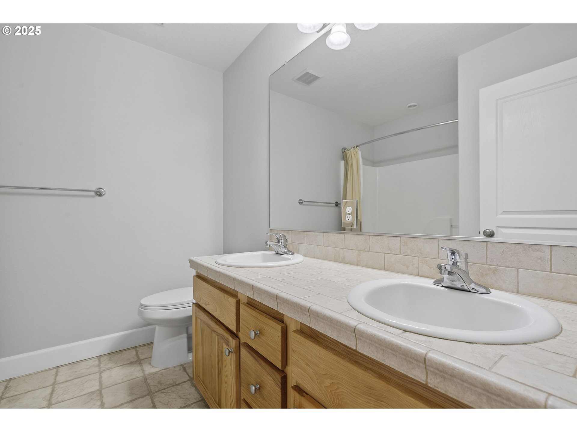 10727 Southwest Nelson Street Tualatin, OR 97062 - Photo 41 of 41 Bathroom