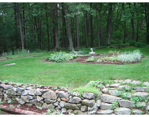 70 Newbury Road Rowley, MA 01969 - Photo 2 of 9