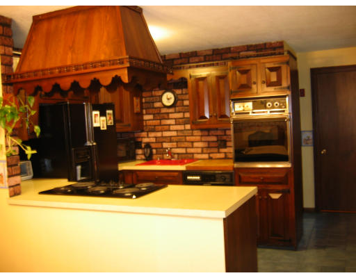 70 Newbury Road Rowley, MA 01969 - Photo 3 of 9