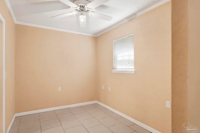a view of a entrance gate of the house