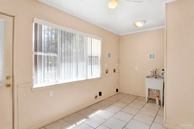 a house view with swimming pool