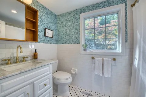 30 Lighthouse Lane, Sag Harbor, NY 11963