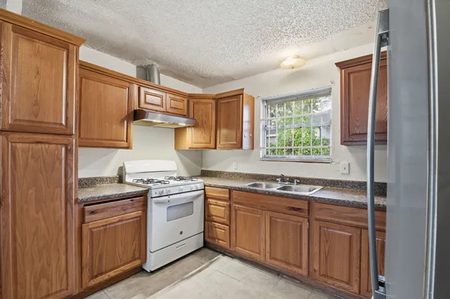 $185,000 | 535 Edgebrook Drive, Houston, TX 77034