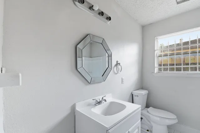 $185,000 | 535 Edgebrook Drive, Houston, TX 77034