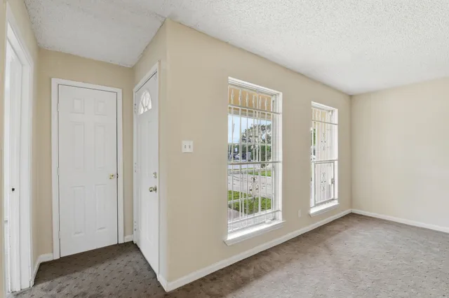 $185,000 | 535 Edgebrook Drive, Houston, TX 77034