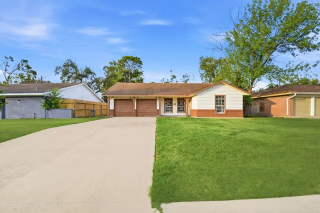 $185,000 | 535 Edgebrook Drive, Houston, TX 77034