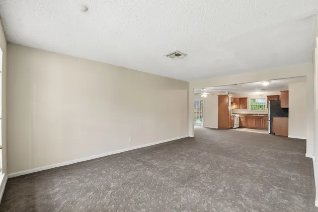 $185,000 | 535 Edgebrook Drive, Houston, TX 77034