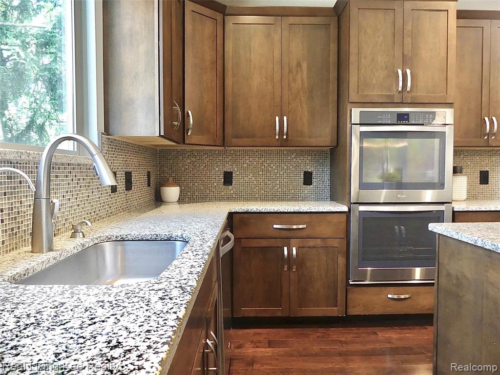 557 Curzon Road Rochester Hills, MI 48307 - Photo 18 of 66