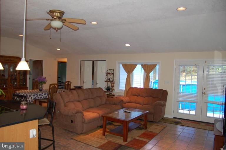 4950 Howellsville Road Front Royal, VA 22630 - Photo 4 of 17 Great Room