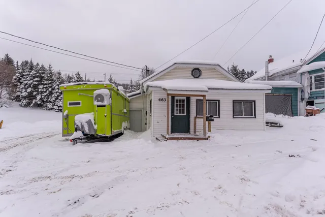 $79,500 | 463 East Main Street, Madawaska, ME 04756