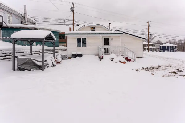 $79,500 | 463 East Main Street, Madawaska, ME 04756