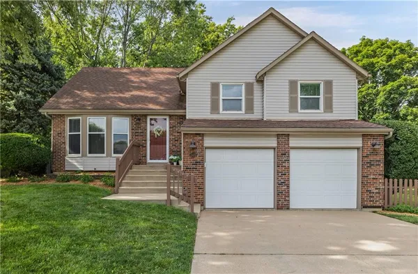 $370,000 | 15622 West 125th Street, Olathe, KS 66062
